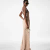 Abendkleid mit V-Ausschnitt und gekreuztem Ausschnitt Abendkleid mit V-Ausschnitt und gekreuztem Ausschnitt