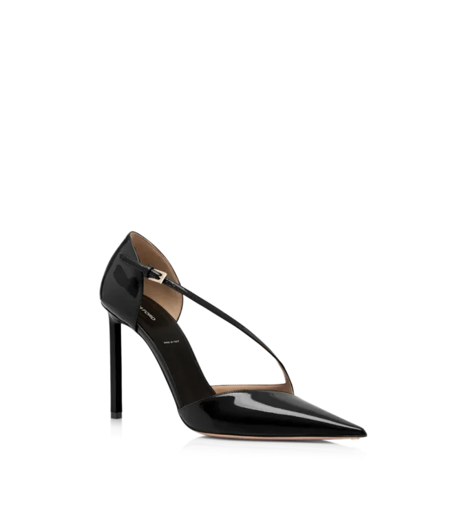 Asymmetrische Pumps aus Lackleder Asymmetrische Pumps aus Lackleder