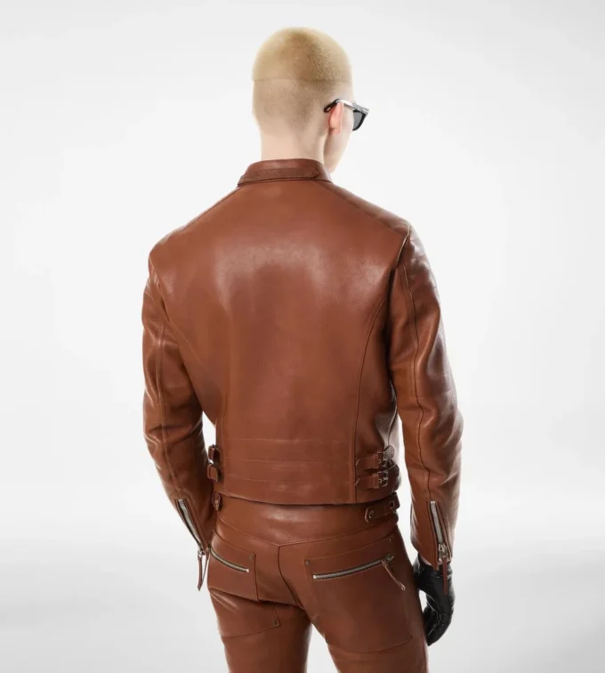 Asymmetrische Racerjacke aus Büffelleder Asymmetrische Racerjacke aus Büffelleder