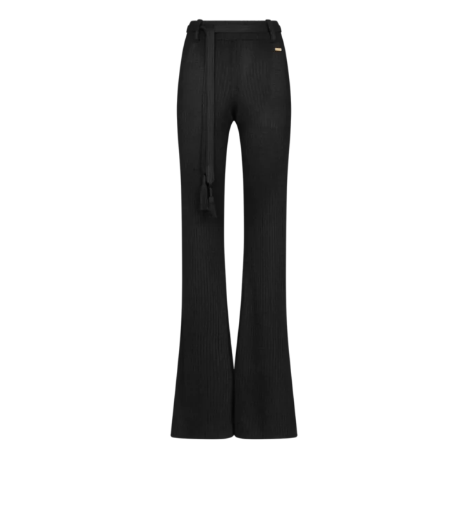 Ausgestellte Hose