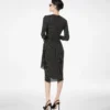 Bedrucktes Seidenkleid mit langen Ärmeln und Lederdetails Bedrucktes Seidenkleid mit langen Ärmeln und Lederdetails