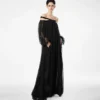 Besticktes Abendkleid aus Seidenchiffon mit schulterfreiem Ausschnitt Besticktes Abendkleid aus Seidenchiffon mit schulterfreiem Ausschnitt