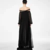 Besticktes Abendkleid aus Seidenchiffon mit schulterfreiem Ausschnitt Besticktes Abendkleid aus Seidenchiffon mit schulterfreiem Ausschnitt
