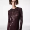 Besticktes Abendkleid mit Langarm und Krokodileffekt Besticktes Abendkleid mit Langarm und Krokodileffekt
