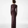 Besticktes Abendkleid mit Langarm und Krokodileffekt Besticktes Abendkleid mit Langarm und Krokodileffekt