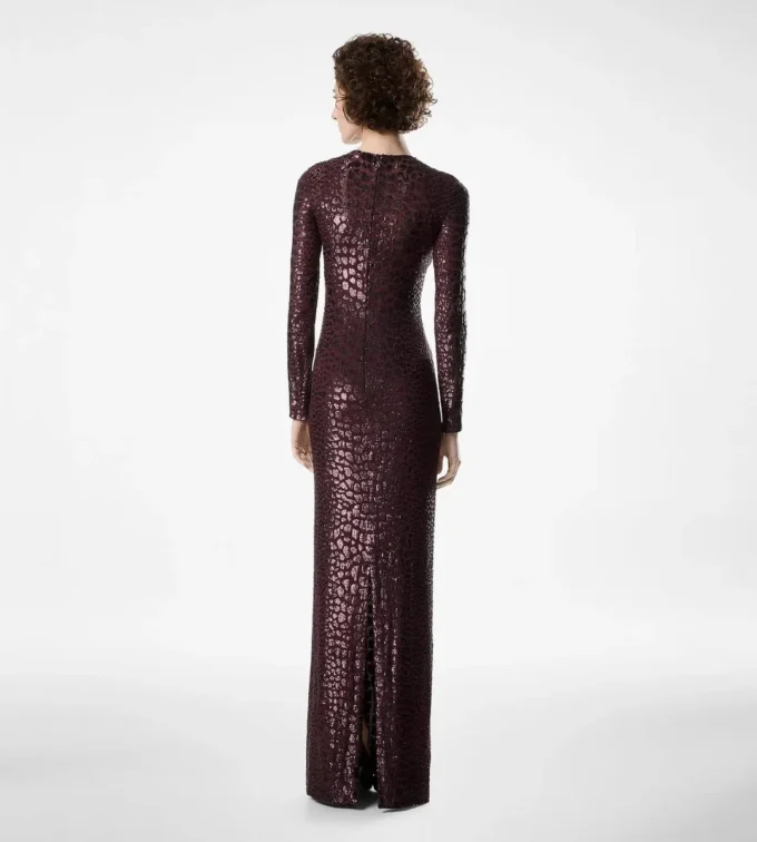 Besticktes Abendkleid mit Langarm und Krokodileffekt Besticktes Abendkleid mit Langarm und Krokodileffekt