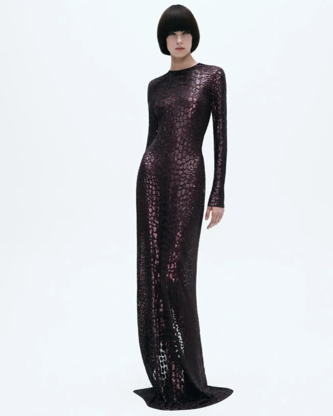 Besticktes Abendkleid mit Langarm und Krokodileffekt Besticktes Abendkleid mit Langarm und Krokodileffekt