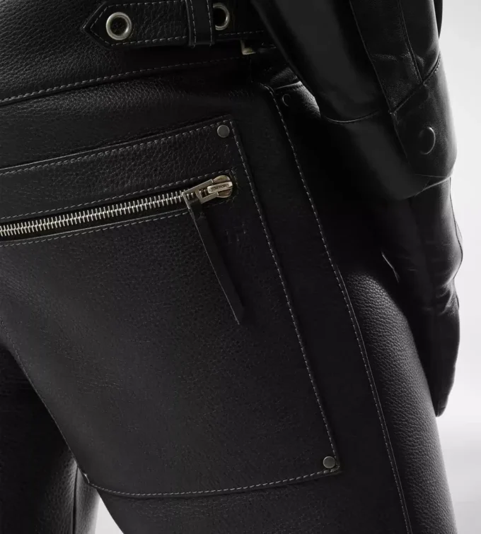 Bikerhose aus genarbtem Leder Bikerhose aus genarbtem Leder