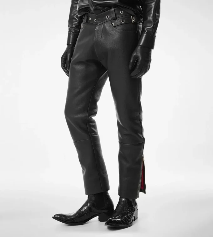 Bikerhose aus genarbtem Leder Bikerhose aus genarbtem Leder