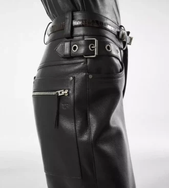 Bikerhose aus strukturiertem Narbenleder