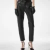 Bikerhose aus strukturiertem Narbenleder