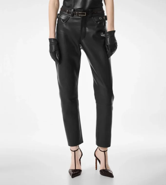Bikerhose aus strukturiertem Narbenleder