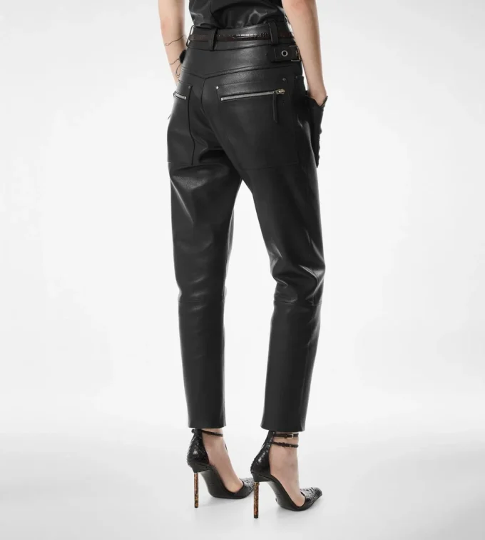 Bikerhose aus strukturiertem Narbenleder