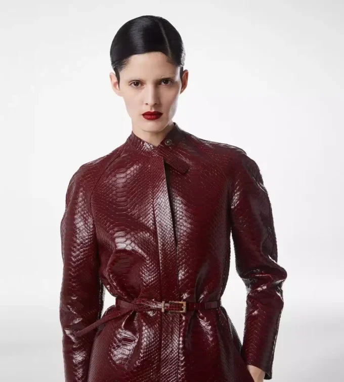 Bikerjacke aus bedrucktem Leder und gewaschenem Duchesse-Stoff Bikerjacke aus bedrucktem Leder und gewaschenem Duchesse-Stoff