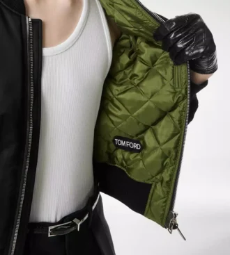Bomberjacke aus Seidensatin