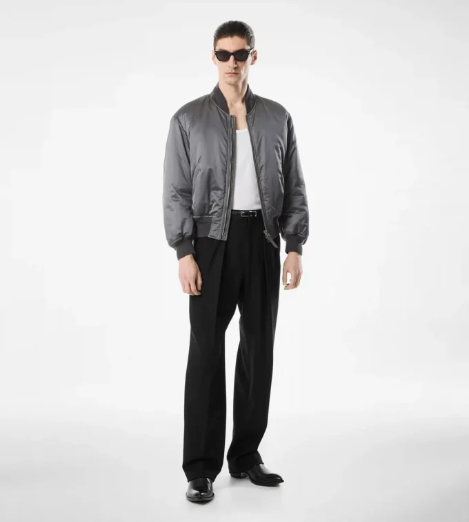Bomberjacke aus Seidensatin Bomberjacke aus Seidensatin