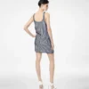 Cocktailkleid aus Seide mit Paillettenstickerei und Tanktop-Schnitt Cocktailkleid aus Seide mit Paillettenstickerei und Tanktop-Schnitt