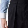 Dezente Nadelstreifen-Hose mit doppelten Falten Dezente Nadelstreifen-Hose mit doppelten Falten