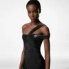 Ein-Schulter-Abendkleid mit gedrehter Vorderseite Ein-Schulter-Abendkleid mit gedrehter Vorderseite