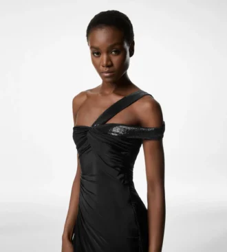 Ein-Schulter-Abendkleid mit gedrehter Vorderseite