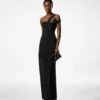 Ein-Schulter-Abendkleid mit gedrehter Vorderseite Ein-Schulter-Abendkleid mit gedrehter Vorderseite