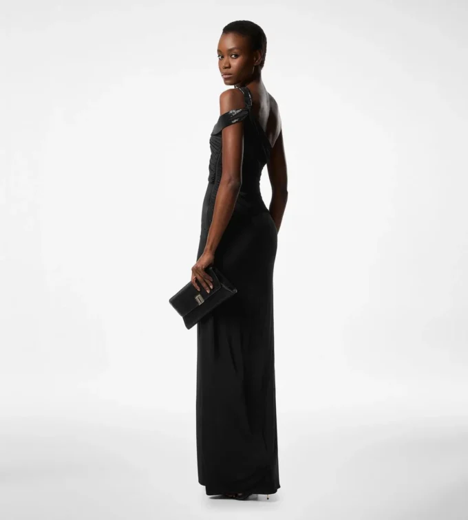 Ein-Schulter-Abendkleid mit gedrehter Vorderseite Ein-Schulter-Abendkleid mit gedrehter Vorderseite