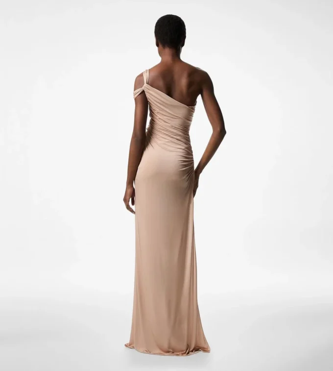 Ein-Schulter-Abendkleid mit gedrehter Vorderseite Ein-Schulter-Abendkleid mit gedrehter Vorderseite