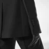 Einreihige Smokingjacke aus Woll-Seiden-Mischung Einreihige Smokingjacke aus Woll-Seiden-Mischung