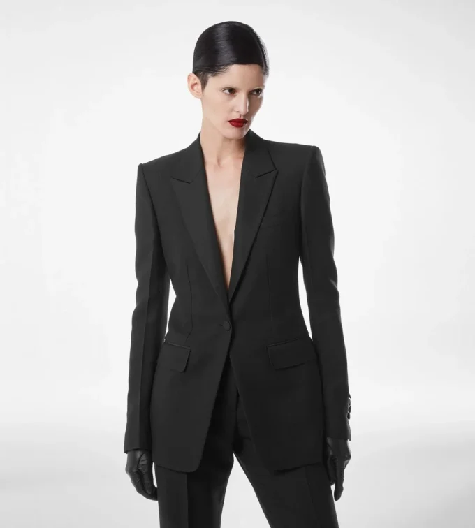 Einreihige Smokingjacke aus Woll-Seiden-Mischung Einreihige Smokingjacke aus Woll-Seiden-Mischung
