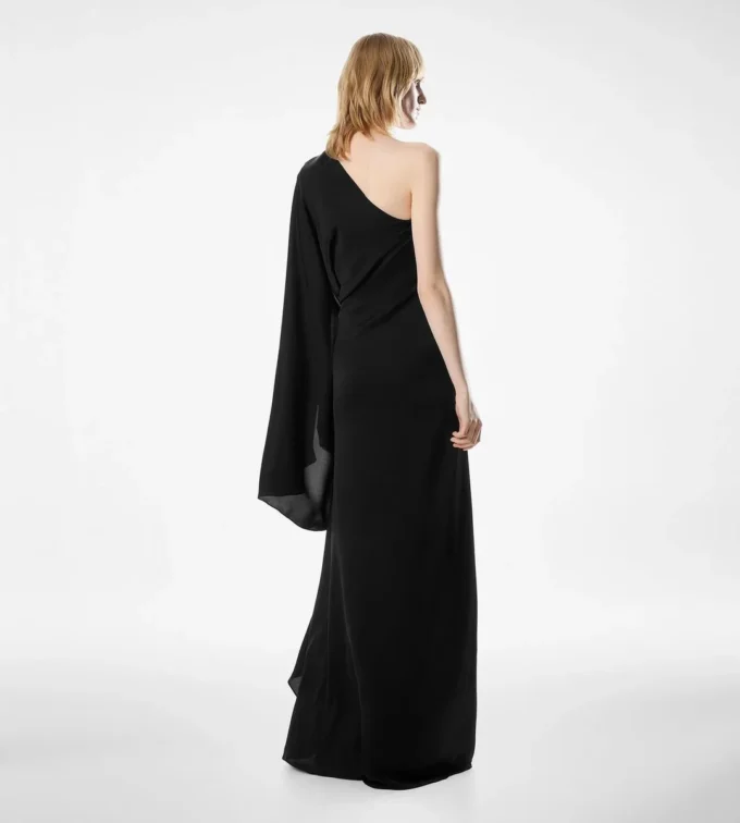 Einseitiges Abendkleid mit Cape und Liza-Hardware-Details Einseitiges Abendkleid mit Cape und Liza-Hardware-Details