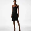 Einseitiges Cocktailkleid mit gedrehter Vorderseite Einseitiges Cocktailkleid mit gedrehter Vorderseite