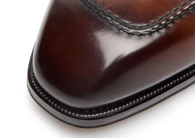 Elkan Twisted Band Loafer aus poliertem Leder