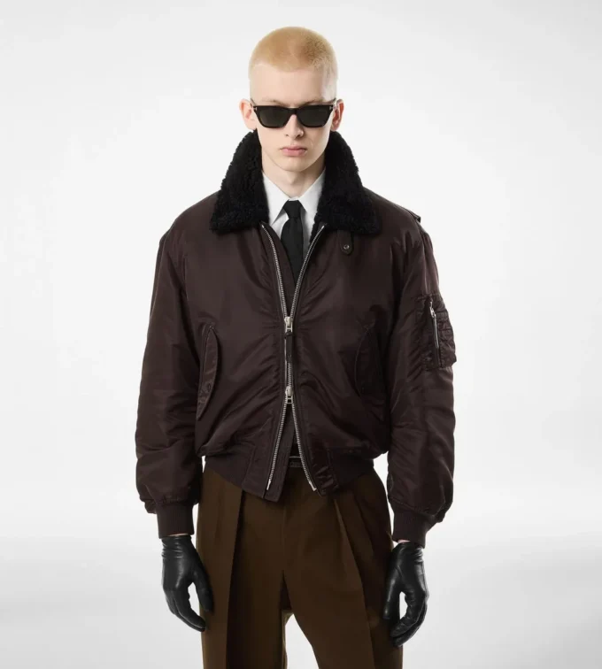 Fliegerjacke mit Nylon-Lammfellkragen Fliegerjacke mit Nylon-Lammfellkragen