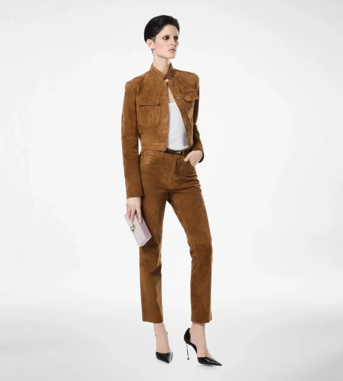 Fünf-Taschen-Hose aus vollnarbigem Lammwildleder mit geprägtem Tf-Logo Fünf-Taschen-Hose aus vollnarbigem Lammwildleder mit geprägtem Tf-Logo