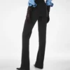 Gerade geschnittene Hose aus Woll-Seiden-Mischung Gerade geschnittene Hose aus Woll-Seiden-Mischung