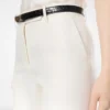 Gerade geschnittene Hose aus Wolle und Seide mit Schattenstreifen Gerade geschnittene Hose aus Wolle und Seide mit Schattenstreifen