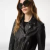 Glänzende Bikerjacke aus Plonge-Leder