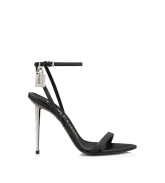 Glänzende Leder-Sandalen mit spitzen Zehen und Vorhängeschloss-Verzierung