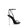 Glänzende Leder-Sandalen mit spitzen Zehen und Vorhängeschloss-Verzierung Glänzende Leder-Sandalen mit spitzen Zehen und Vorhängeschloss-Verzierung
