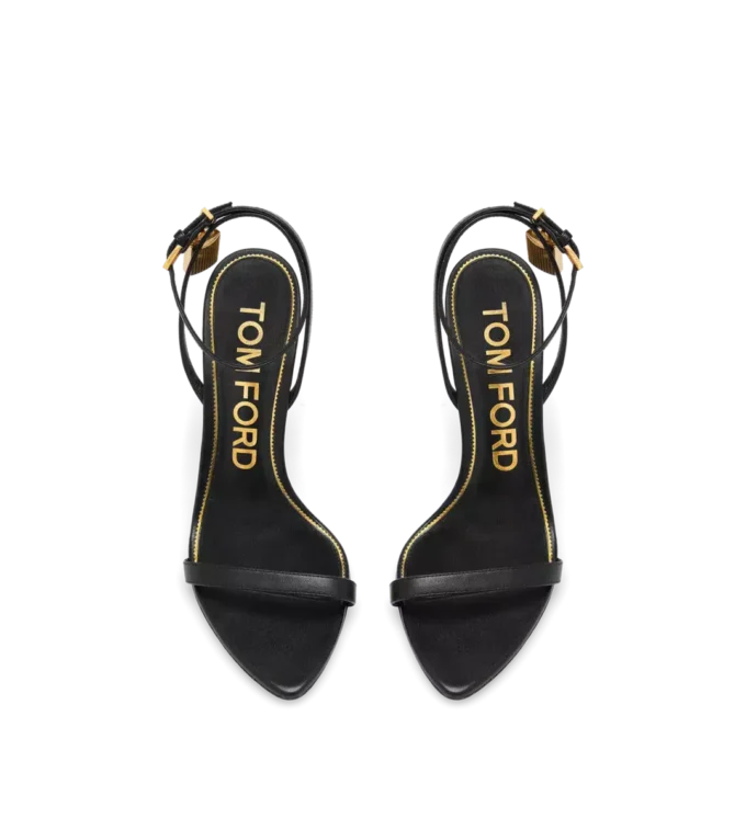 Glänzende Leder-Sandalen mit spitzen Zehen und Vorhängeschloss-Verzierung Glänzende Leder-Sandalen mit spitzen Zehen und Vorhängeschloss-Verzierung