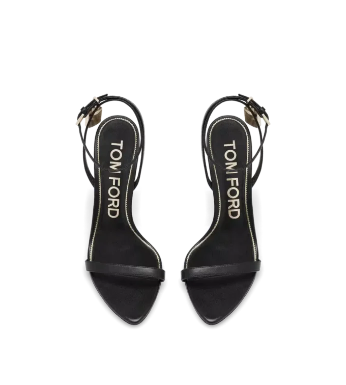 Glänzende Leder-Sandalen mit spitzen Zehen und Vorhängeschloss-Verzierung Glänzende Leder-Sandalen mit spitzen Zehen und Vorhängeschloss-Verzierung