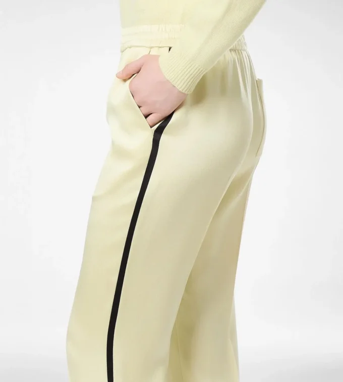 Jogginghose aus doppeltem Seidensatin Jogginghose aus doppeltem Seidensatin