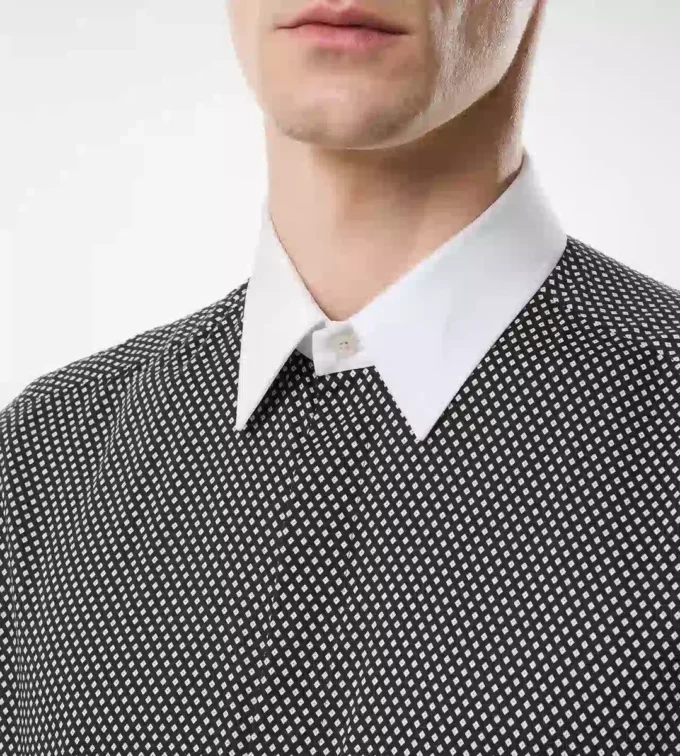 Klassisch geschnittenes Hemd aus Baumwolle mit Diamantdruck Klassisch geschnittenes Hemd aus Baumwolle mit Diamantdruck