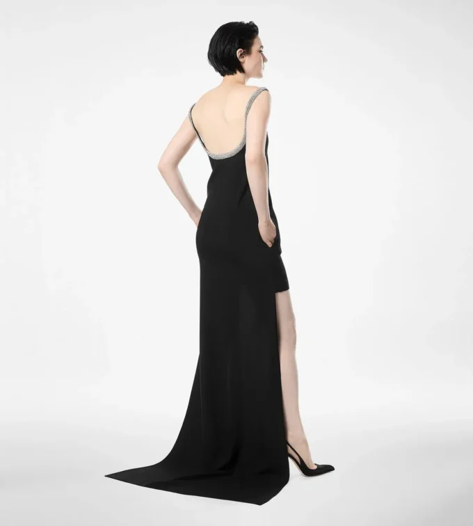 Kristallbesticktes, ärmelloses, asymmetrisches Cocktailkleid Kristallbesticktes, ärmelloses, asymmetrisches Cocktailkleid