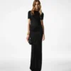 Langes Kleid mit Cut-Out und Kettenverschluss Langes Kleid mit Cut-Out und Kettenverschluss
