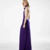 Langes Neckholder-Kleid mit Taschen und offenem Rücken Langes Neckholder-Kleid mit Taschen und offenem Rücken