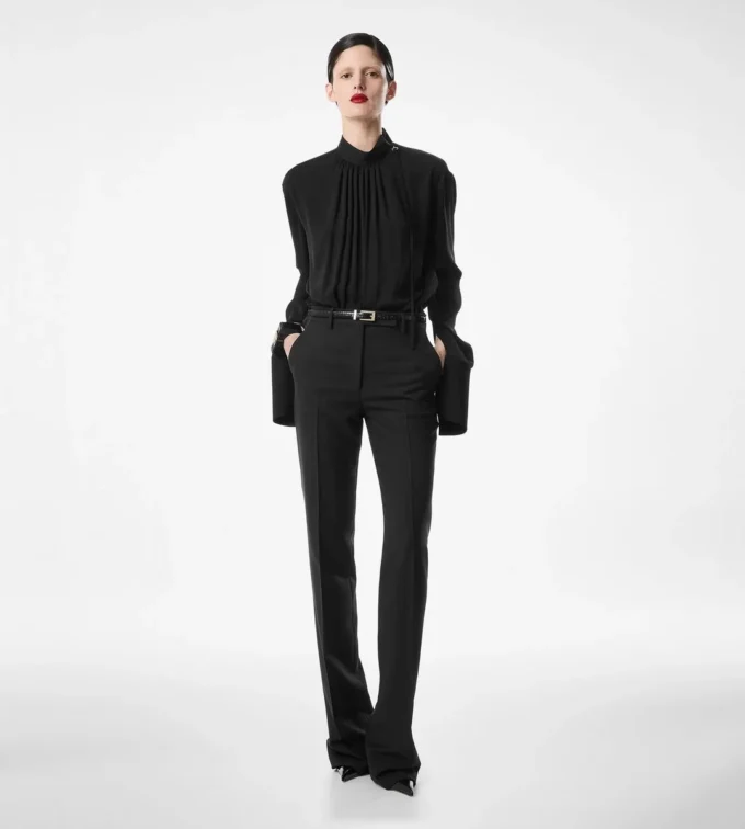 Langärmelige Bluse aus gewaschener Seidengeorgette Langärmelige Bluse aus gewaschener Seidengeorgette