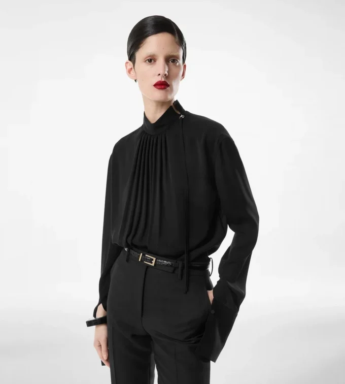 Langärmelige Bluse aus gewaschener Seidengeorgette Langärmelige Bluse aus gewaschener Seidengeorgette