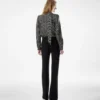 Langärmelige Seidenbluse mit V-Ausschnitt und Lavallière Langärmelige Seidenbluse mit V-Ausschnitt und Lavallière