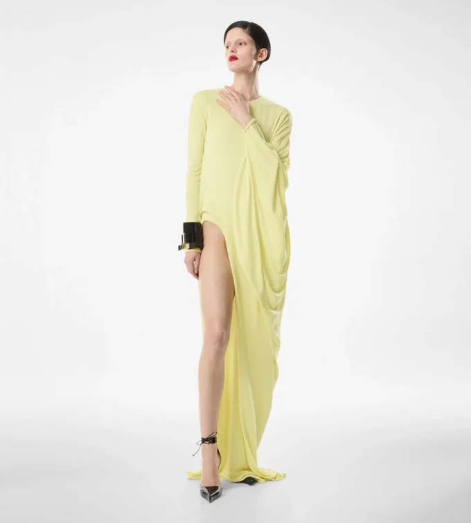 Langärmeliges Abendkleid aus Crêpe-Jersey Langärmeliges Abendkleid aus Crêpe-Jersey